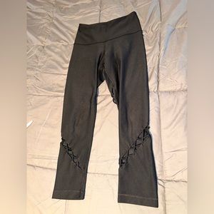90° Capri Leggings